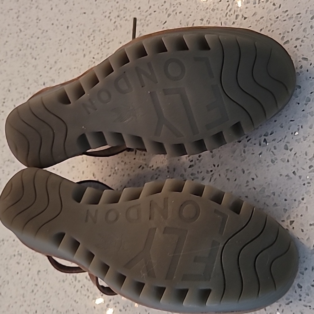 Fly London bronze sandals 9.5 - 10 . - Picture 10 of 12